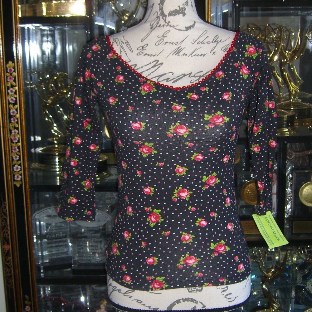 NWT STORM ROSE & POLKA DOT PRINT TOP M